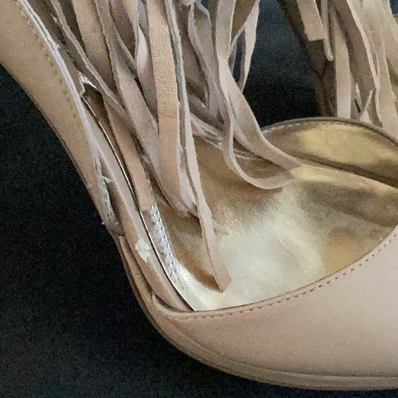 Women’s fringe ankle strap heels size 7.5 Tan color. - Picture 7 of 7